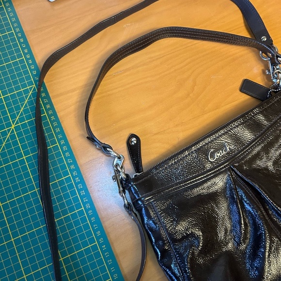 Vintage Leather Coach crossbody/shoulder bag - Picture 14 of 16